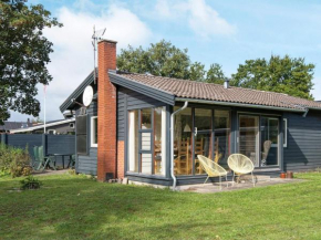 Stunning Holiday Home with Roofed Terrace in Jutland in Børkop